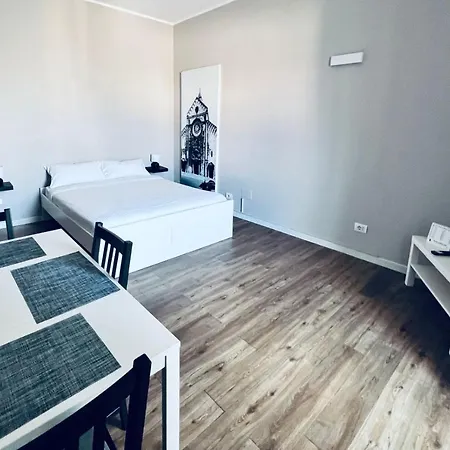 Station Apartment *